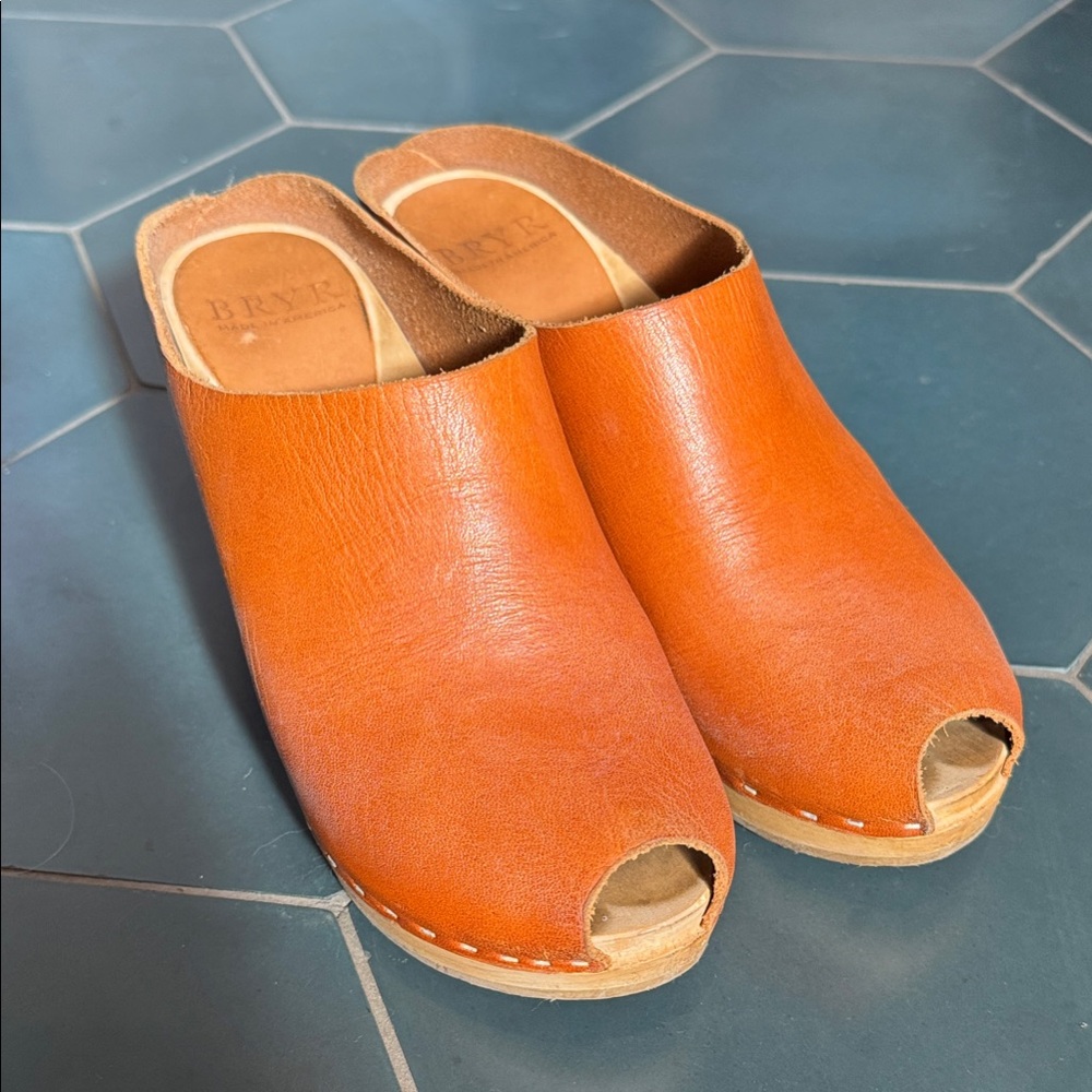 Bryr Natural Peep-Toe Heels